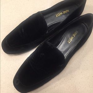 Nine West “ Xalan” Black Velour Flats Size 7.5M